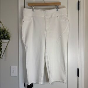 Chico’s White Pull On Jegging Capri Denim